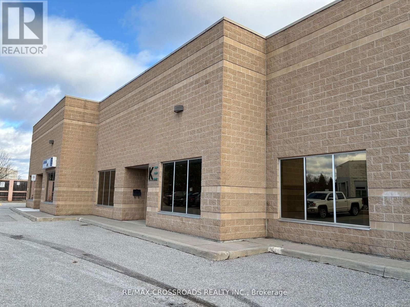 7 - 195 CLAYTON DRIVE Image 2