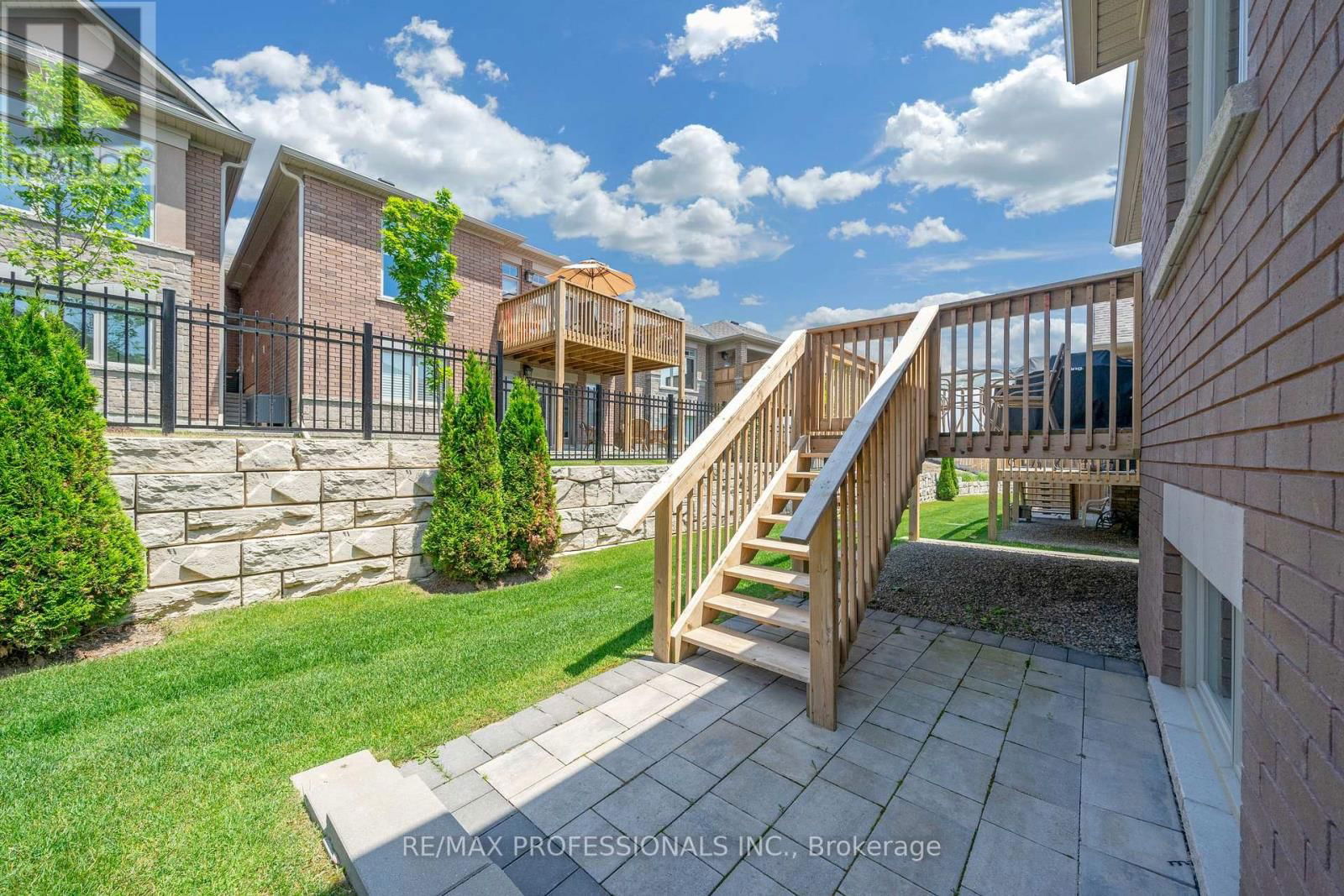 17 ASSUNTA GARDEN Image 37