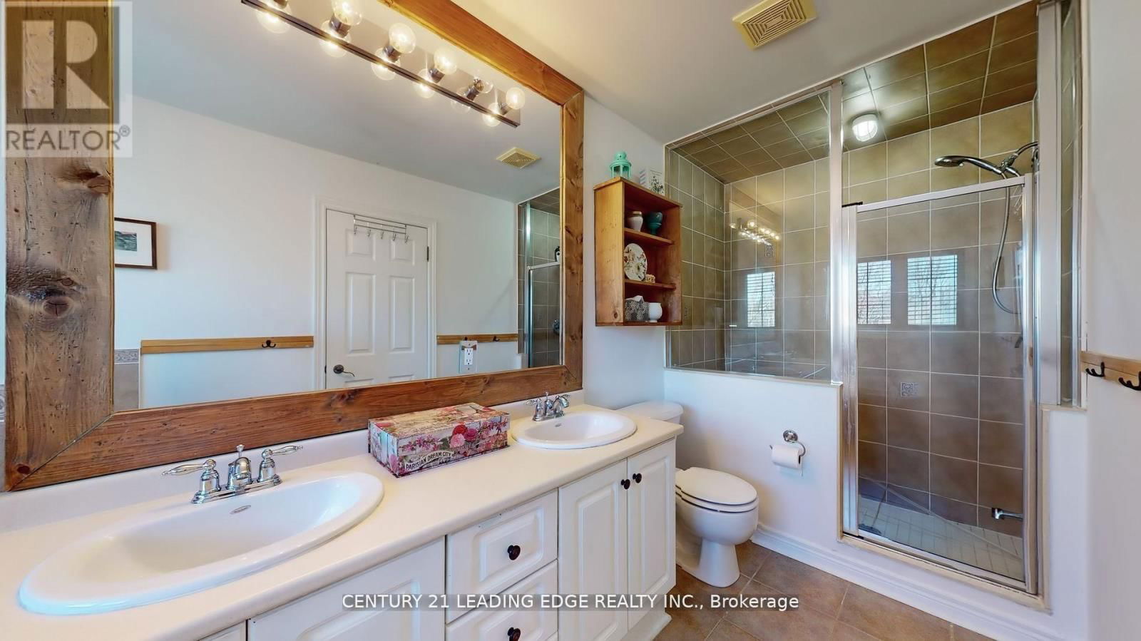 26 - 280 PARADELLE DRIVE Image 14