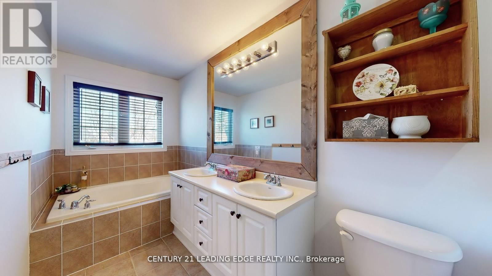 26 - 280 PARADELLE DRIVE Image 15