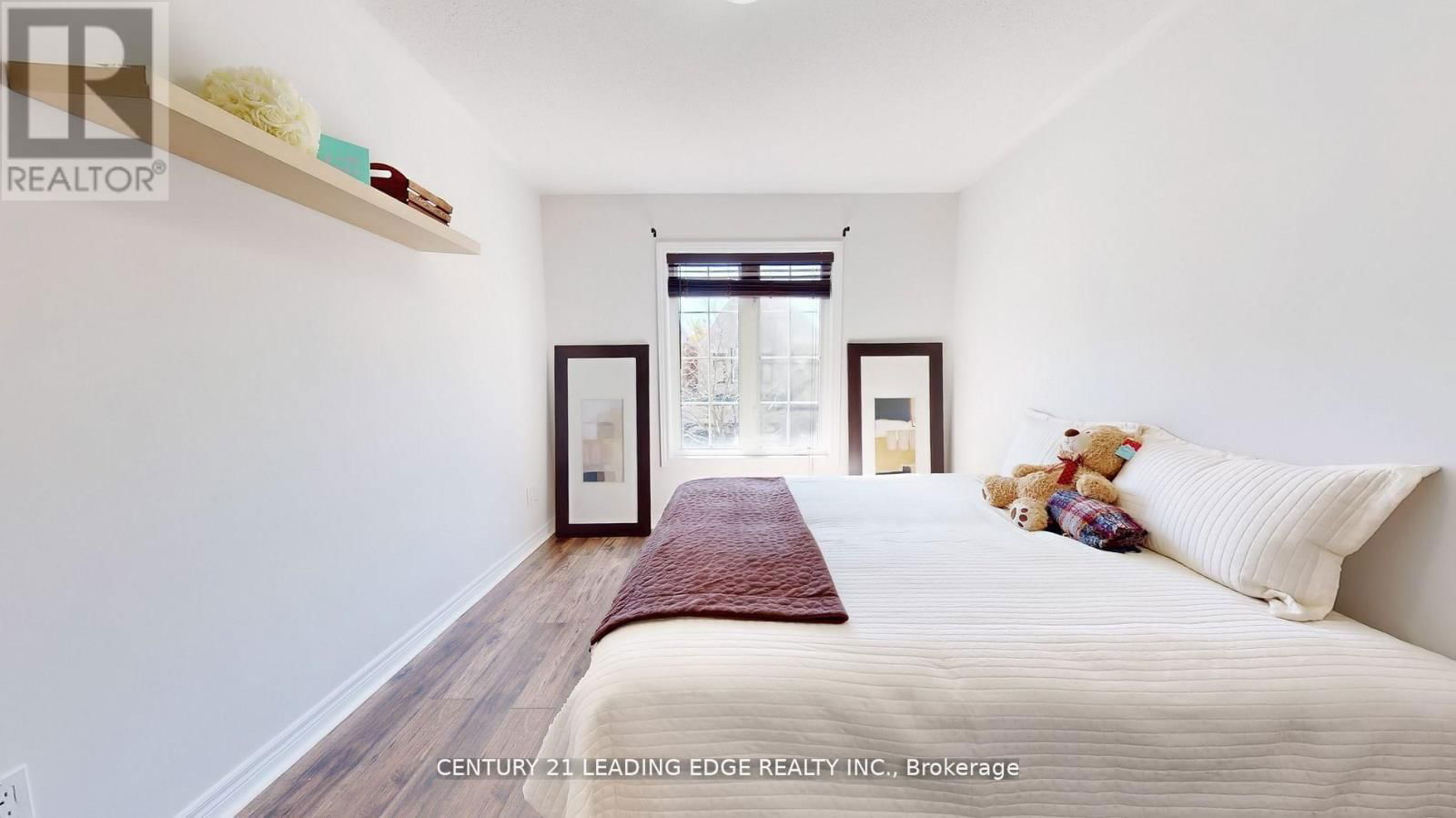 26 - 280 PARADELLE DRIVE Image 17