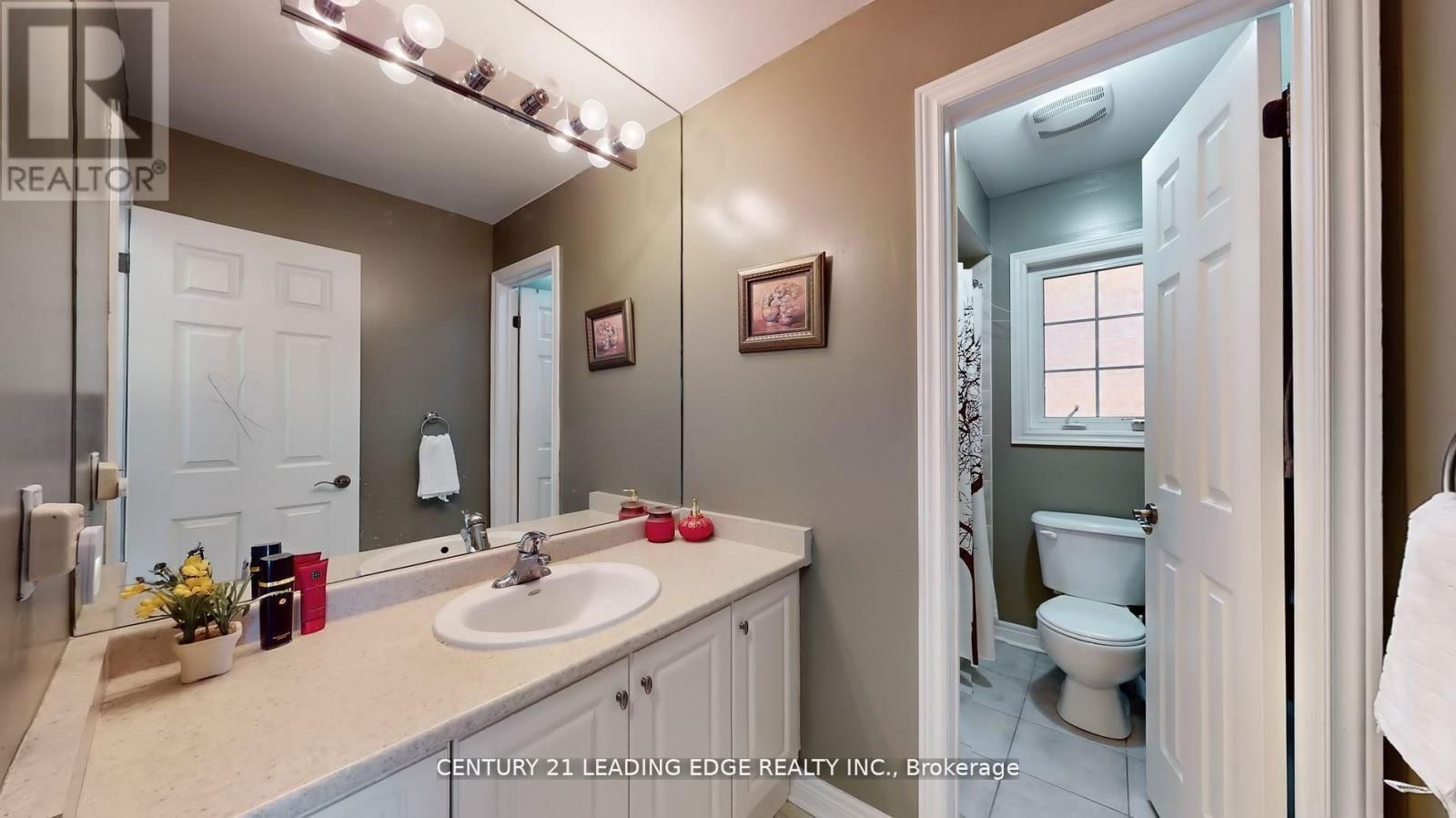 26 - 280 PARADELLE DRIVE Image 18