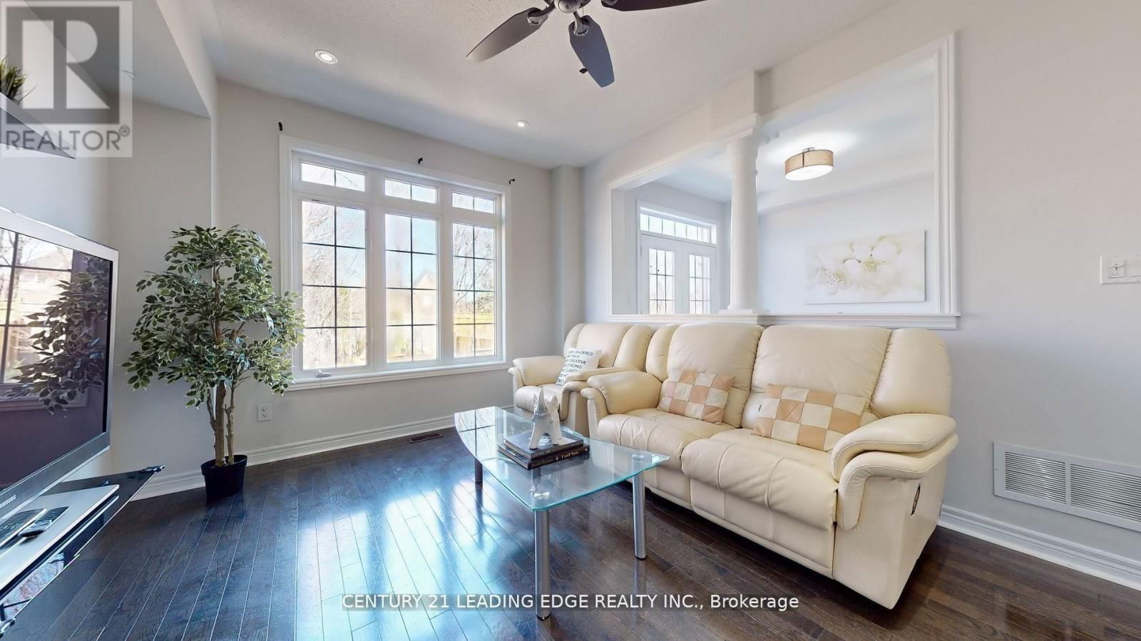 26 - 280 PARADELLE DRIVE Image 3