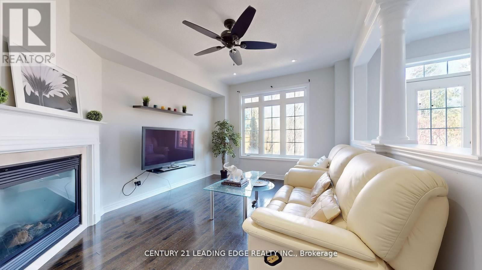 26 - 280 PARADELLE DRIVE Image 4