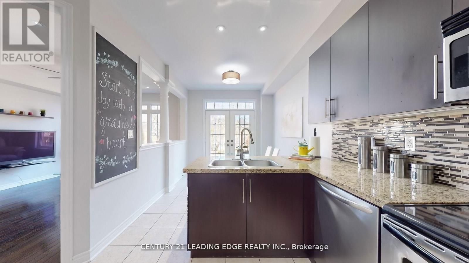 26 - 280 PARADELLE DRIVE Image 7