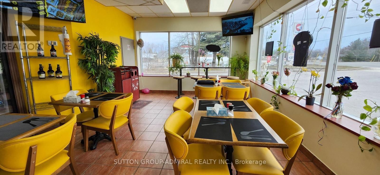 A - 256 THE QUEENSWAY STREET Image 4