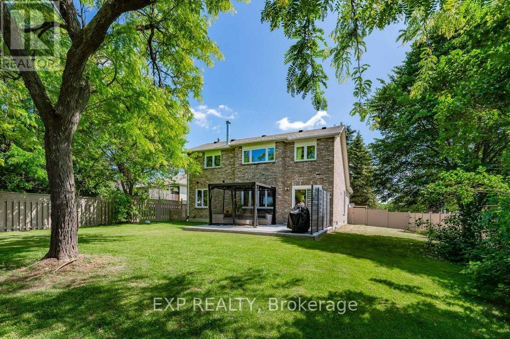 87 ROYAL AMBER CRESCENT Image 38