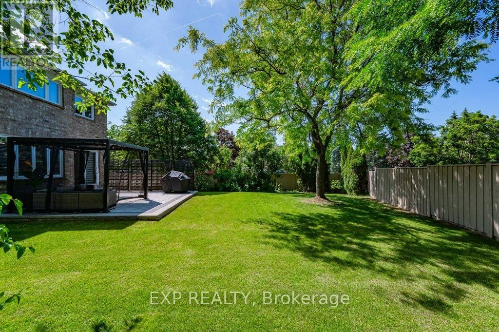 87 ROYAL AMBER CRESCENT Image 39