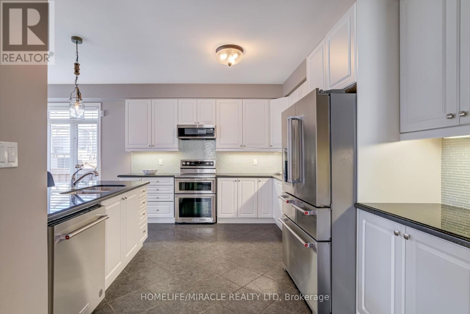 62 HOARD AVENUE NORTH Image 12
