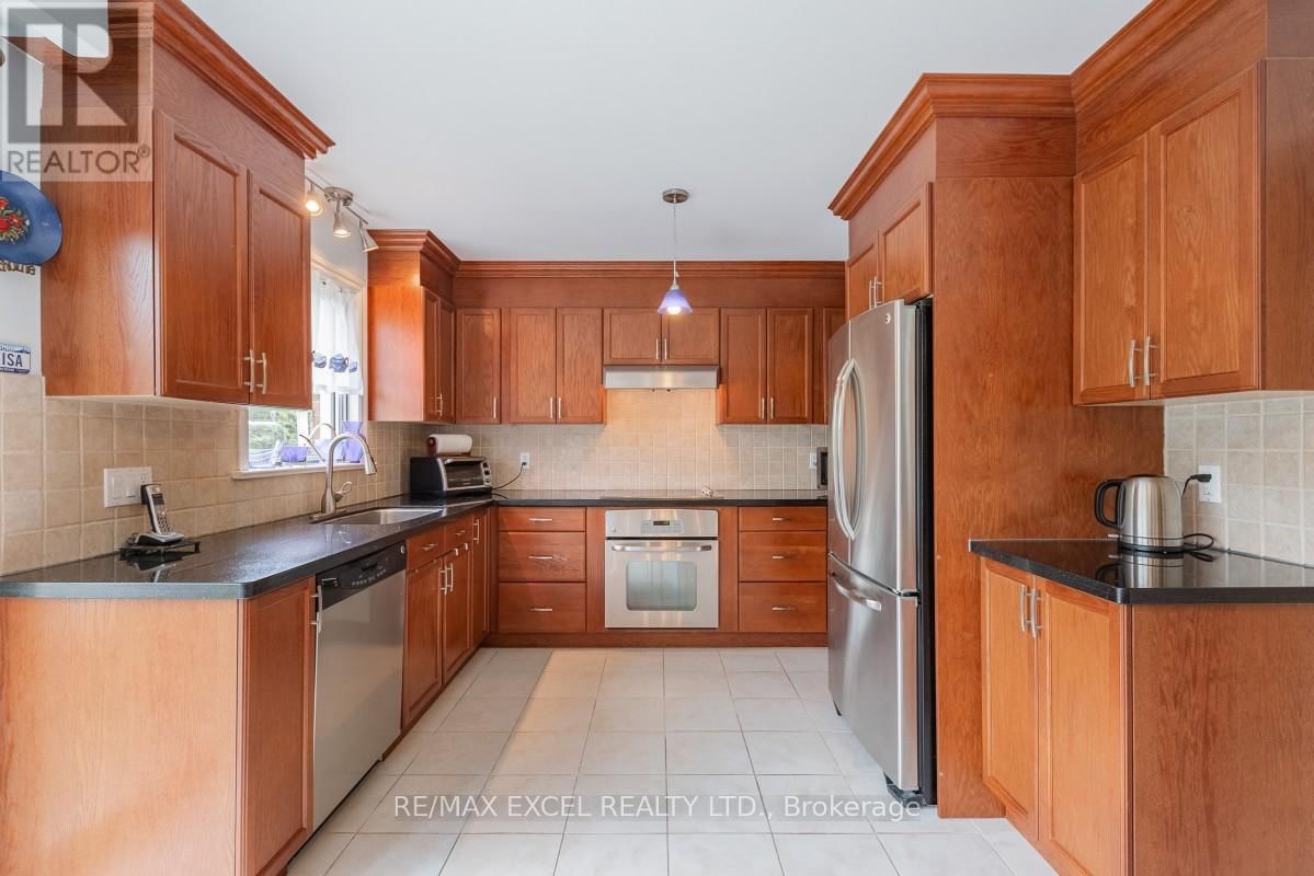 8 BOYD COURT Image 13
