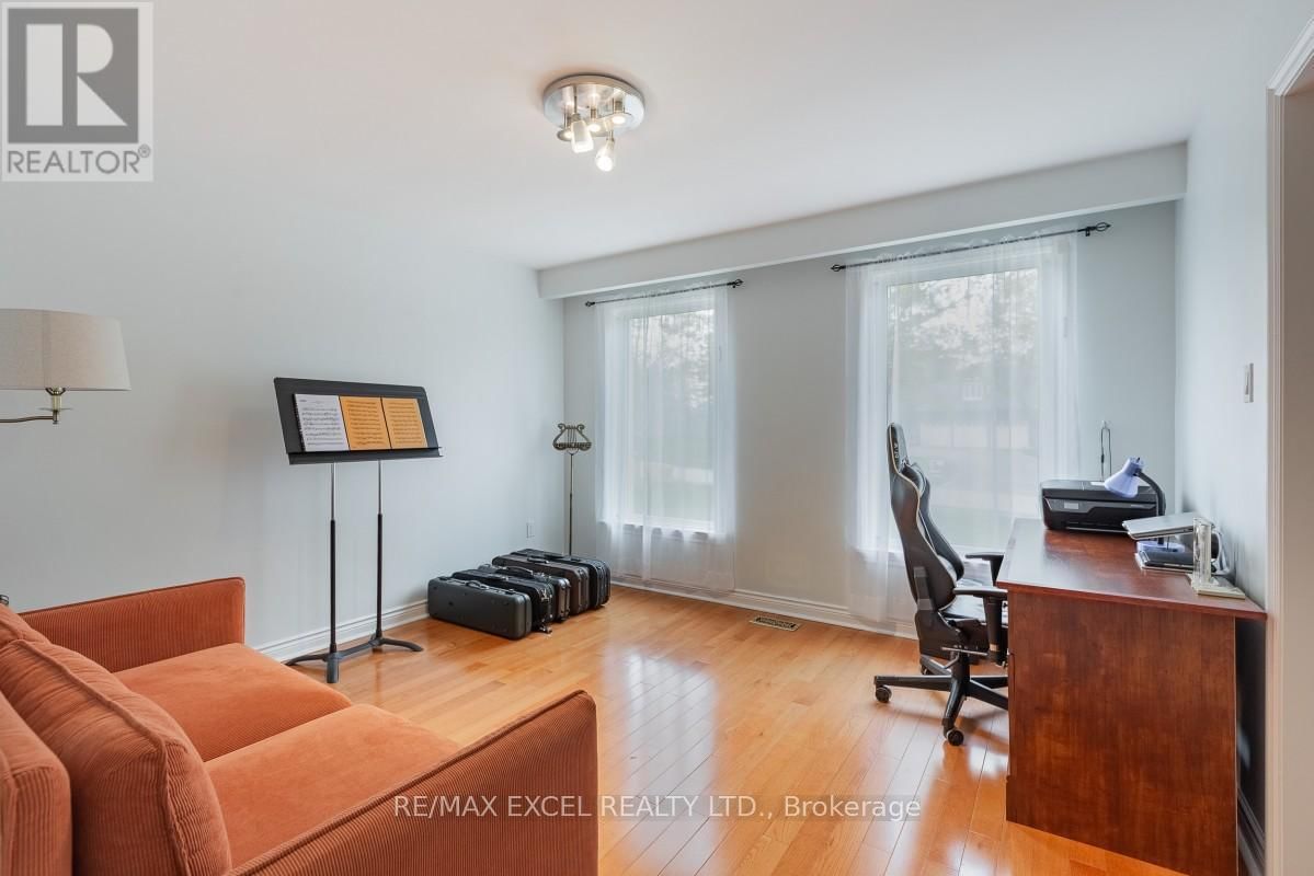 8 BOYD COURT Image 14