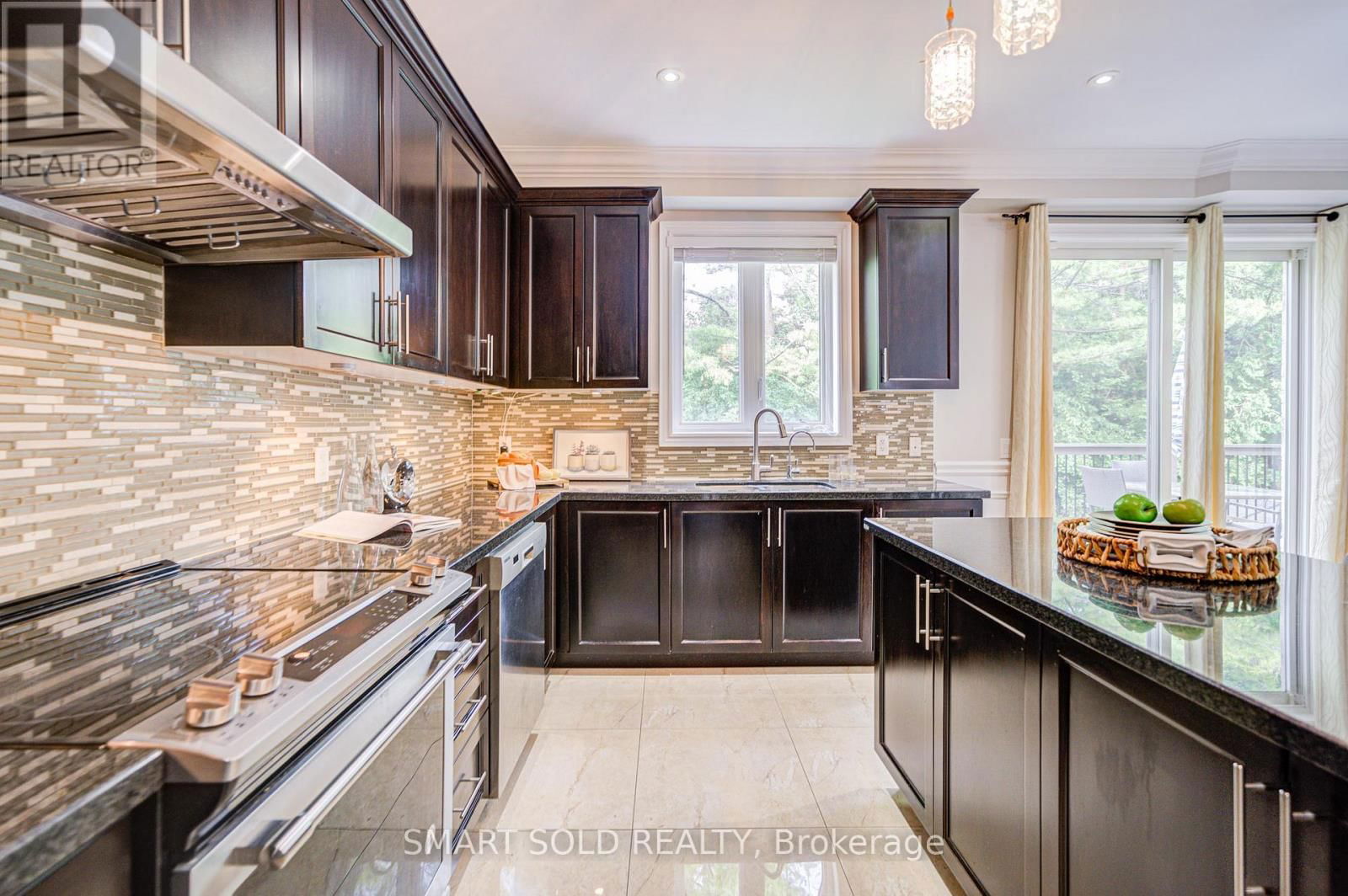 29 MAGDALAN CRESCENT Image 22