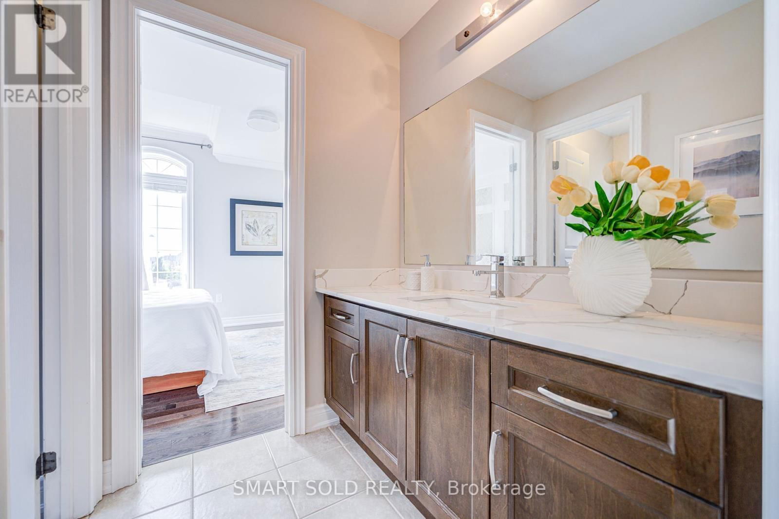 29 MAGDALAN CRESCENT Image 32