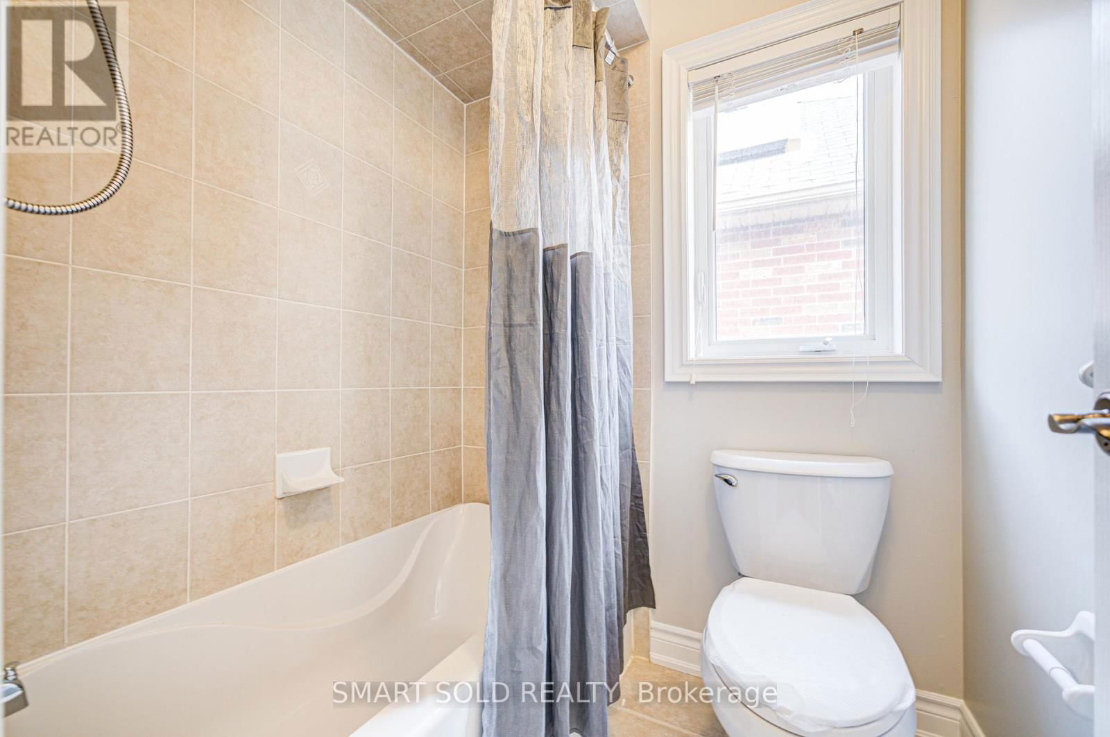 29 MAGDALAN CRESCENT Image 33