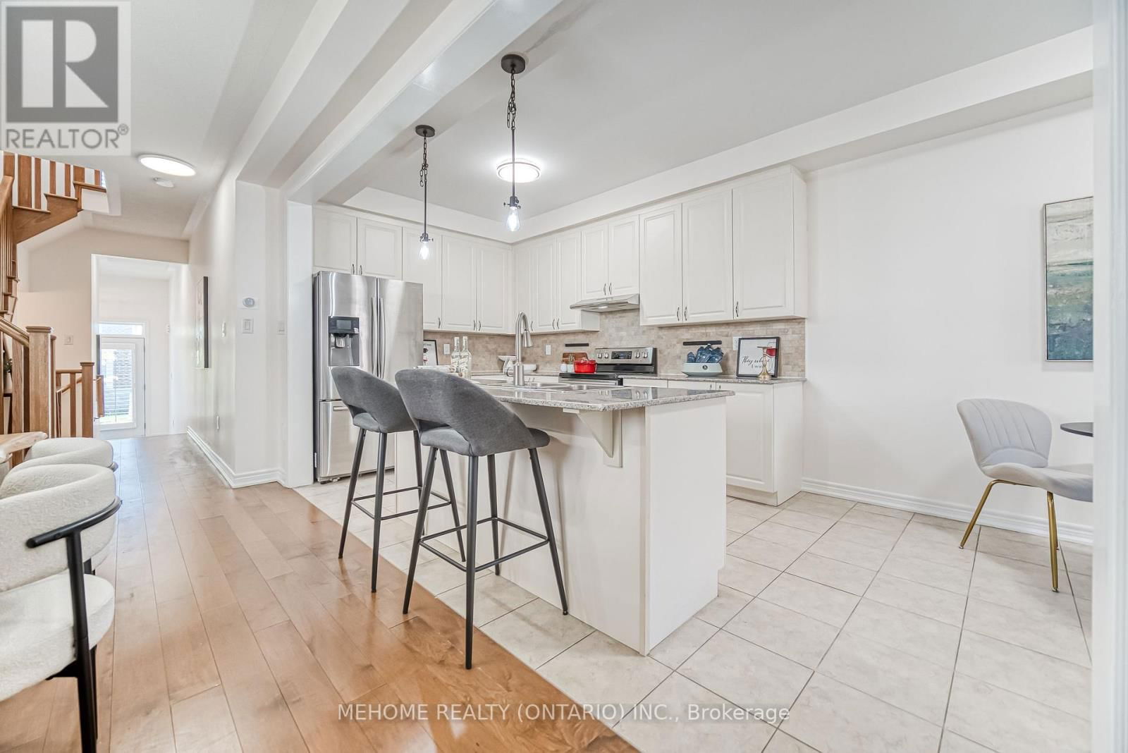 100 IAN BARON AVENUE Image 15
