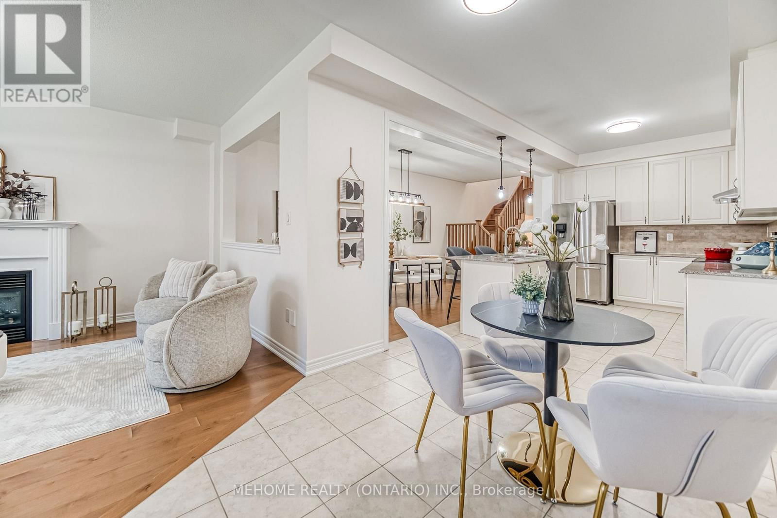100 IAN BARON AVENUE Image 17