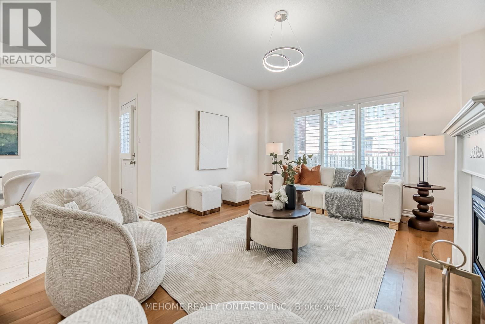 100 IAN BARON AVENUE Image 23