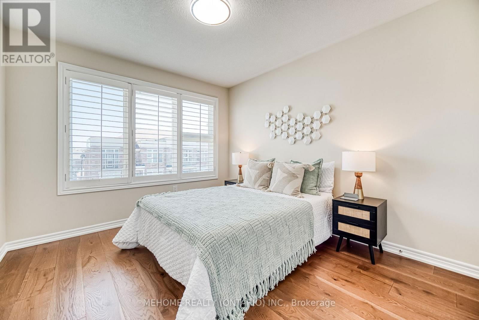 100 IAN BARON AVENUE Image 34