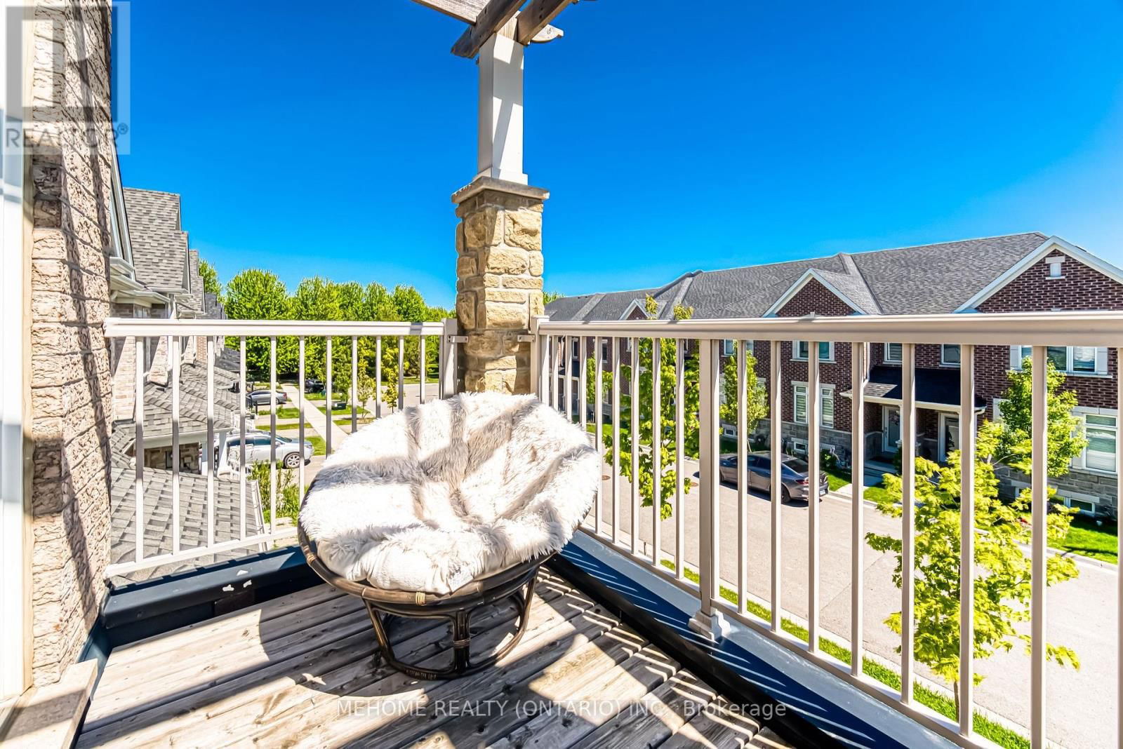 100 IAN BARON AVENUE Image 38