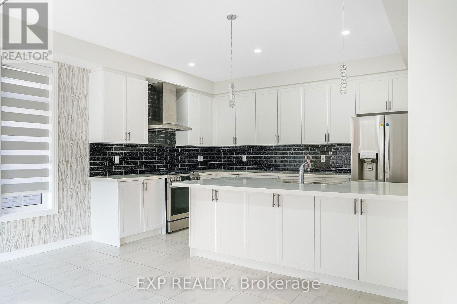1120 WICKHAM ROAD Image 14