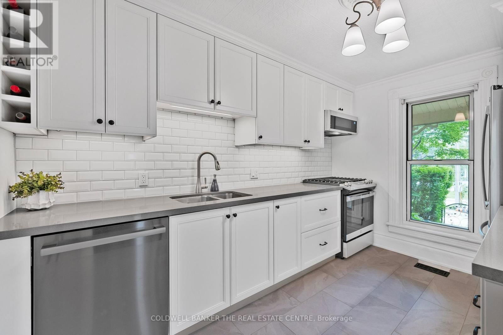 411 MILLARD AVENUE Image 11