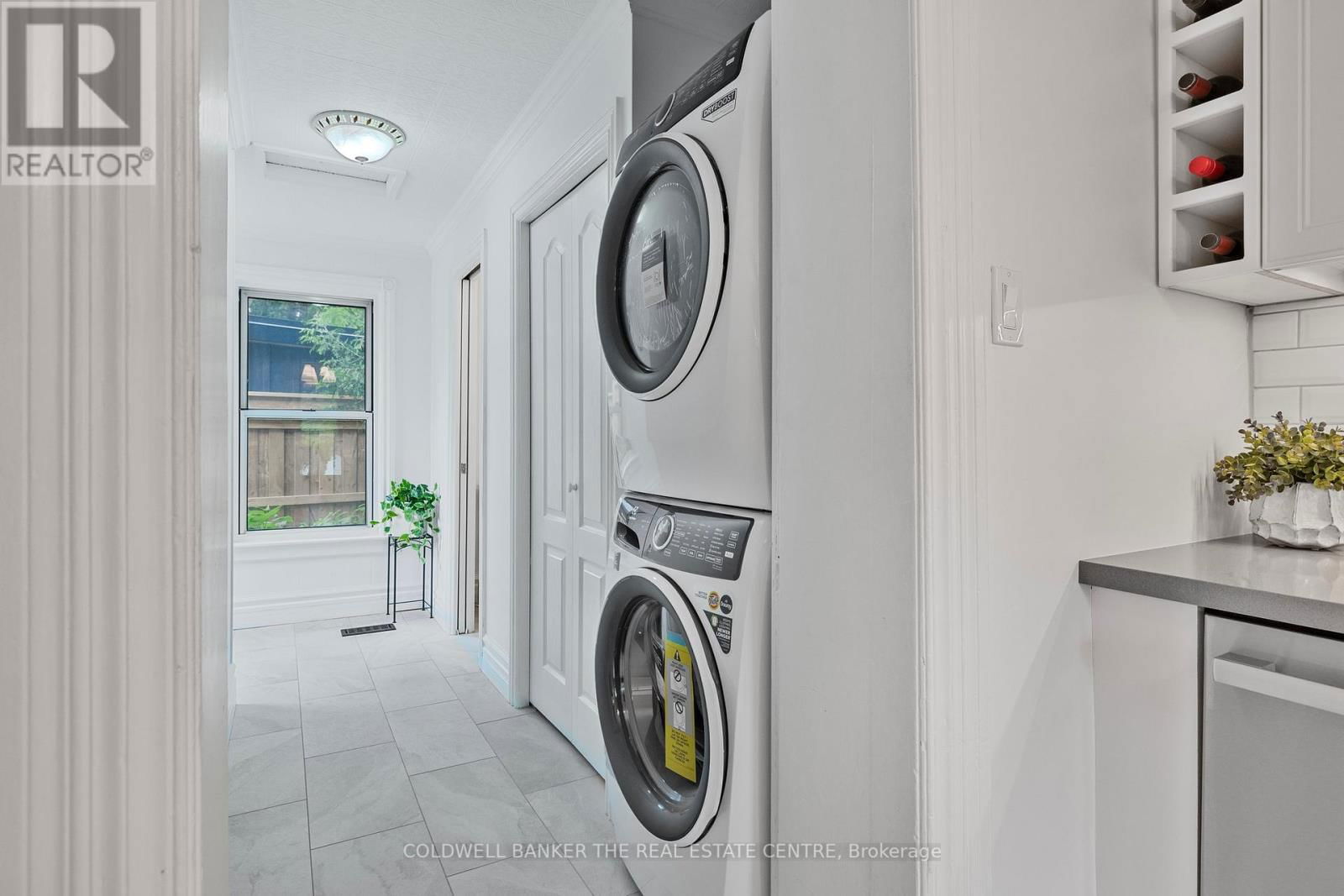 411 MILLARD AVENUE Image 14