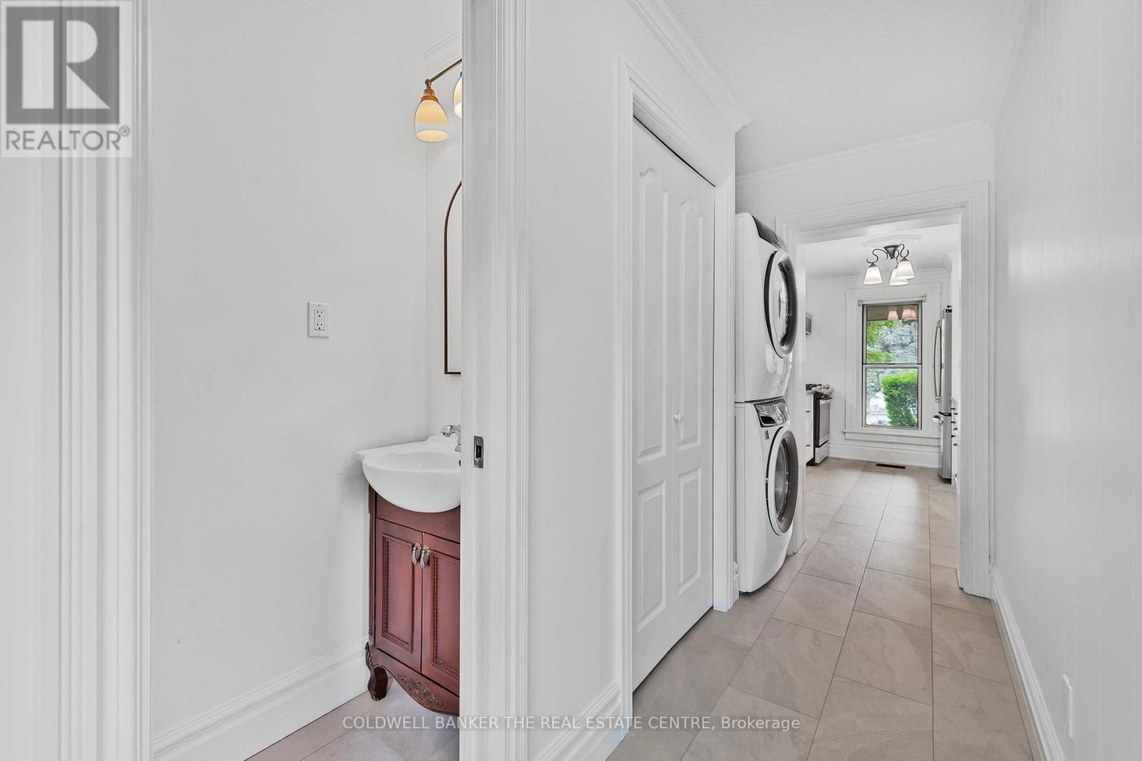 411 MILLARD AVENUE Image 15