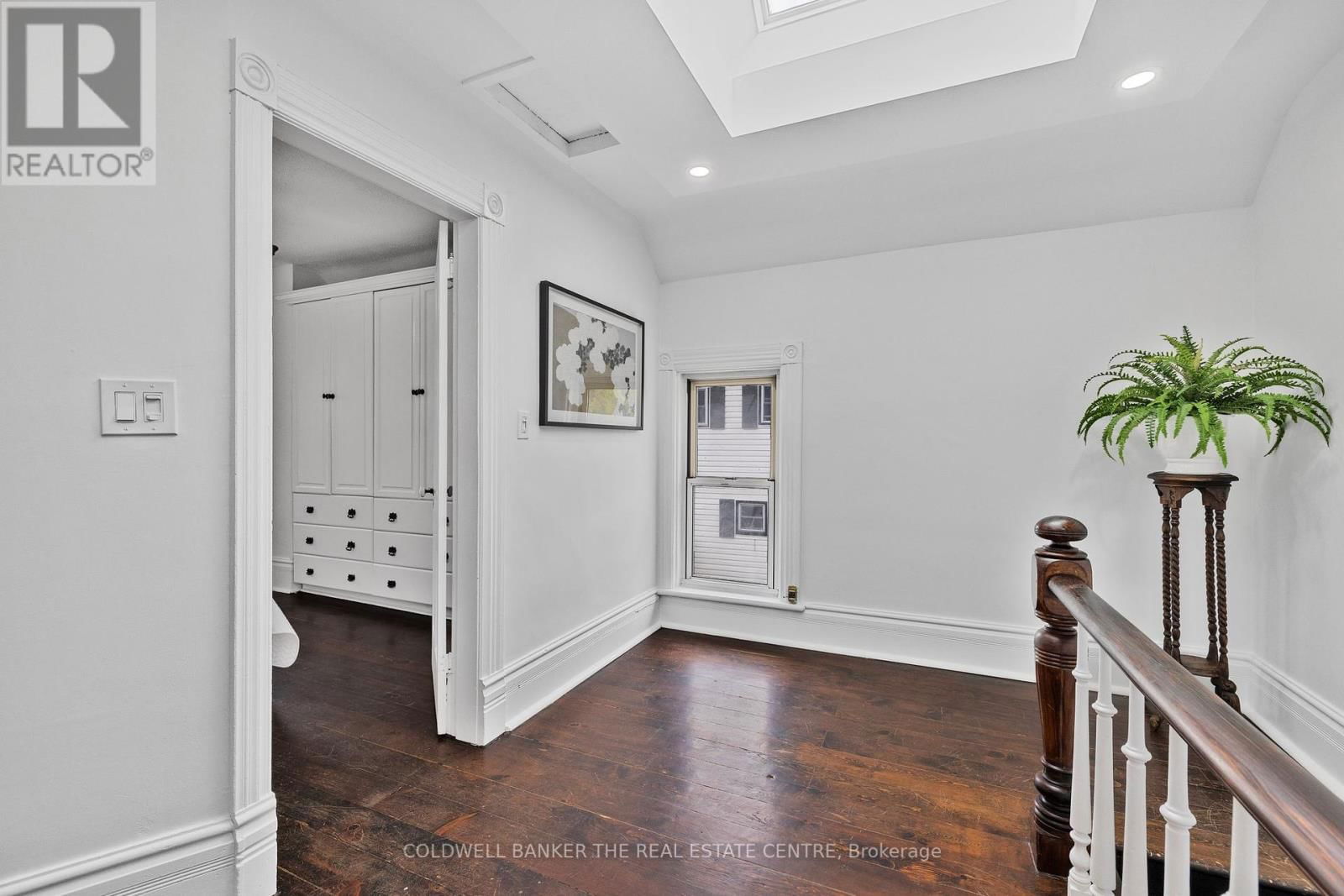 411 MILLARD AVENUE Image 17