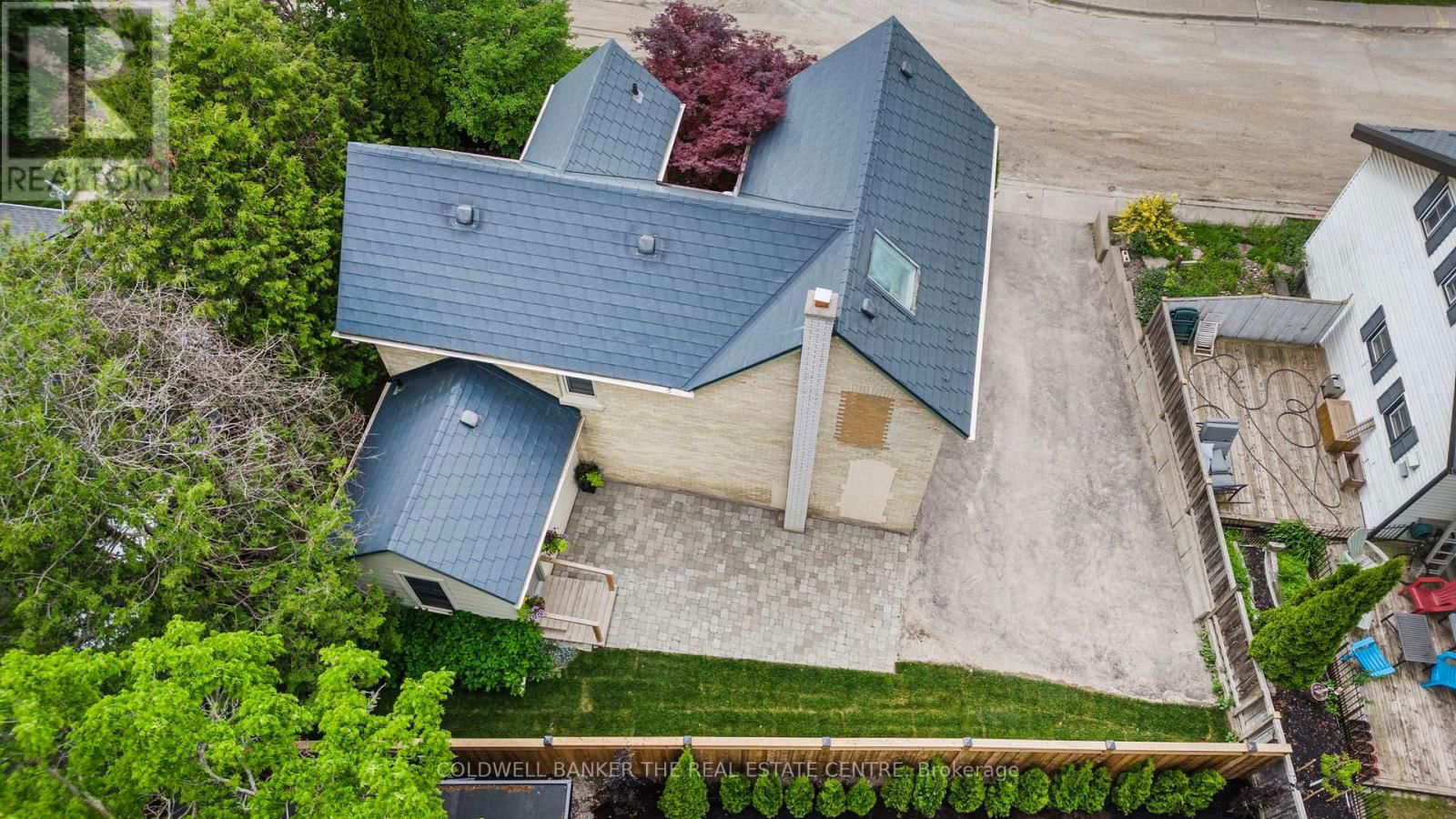 411 MILLARD AVENUE Image 27