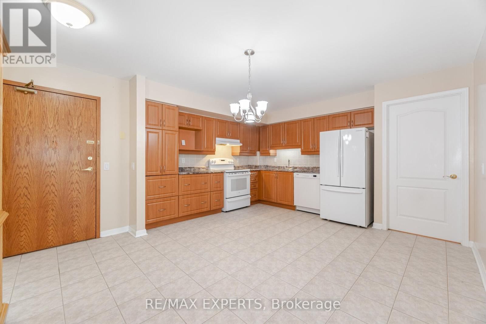 216 - 2502 RUTHERFORD ROAD Image 12