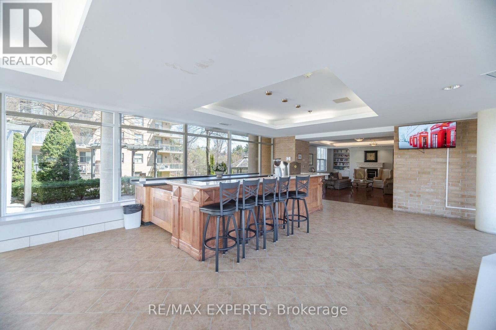 216 - 2502 RUTHERFORD ROAD Image 45