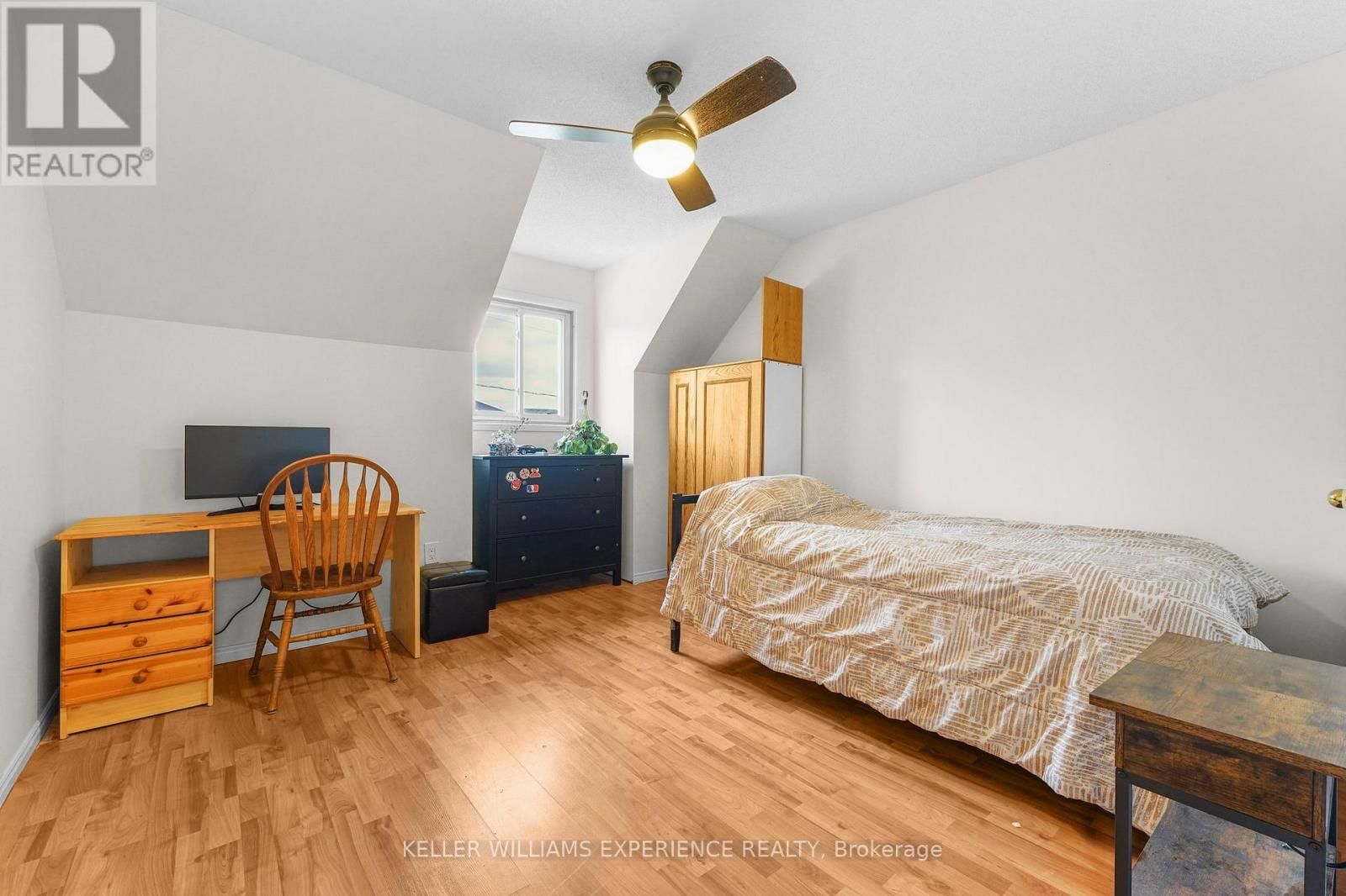 190 CENTRE STREET Image 18