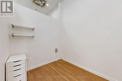 Image #1 of Commercial for Sale at Bathurst, Newmarket , Ontario