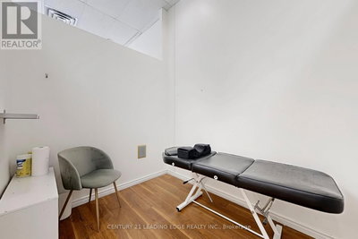 Image #1 of Commercial for Sale at Bathurst, Newmarket , Ontario