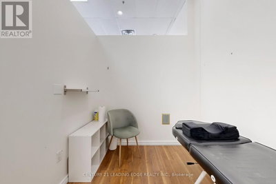 Image #1 of Commercial for Sale at Bathurst, Newmarket , Ontario