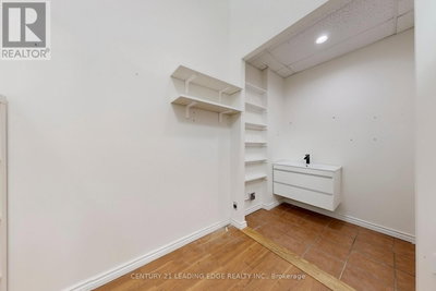 Image #1 of Commercial for Sale at Bathurst, Newmarket , Ontario