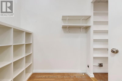 Image #1 of Commercial for Sale at Bathurst, Newmarket , Ontario