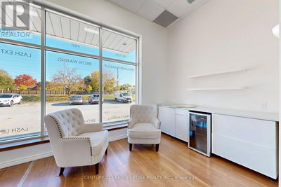 Image #1 of Commercial for Sale at Bathurst, Newmarket , Ontario