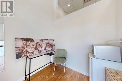 Image #1 of Commercial for Sale at Bathurst, Newmarket , Ontario