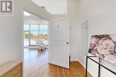 Image #1 of Commercial for Sale at Bathurst, Newmarket , Ontario