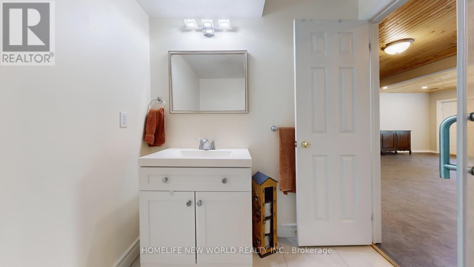 18770 LESLIE STREET Image 34