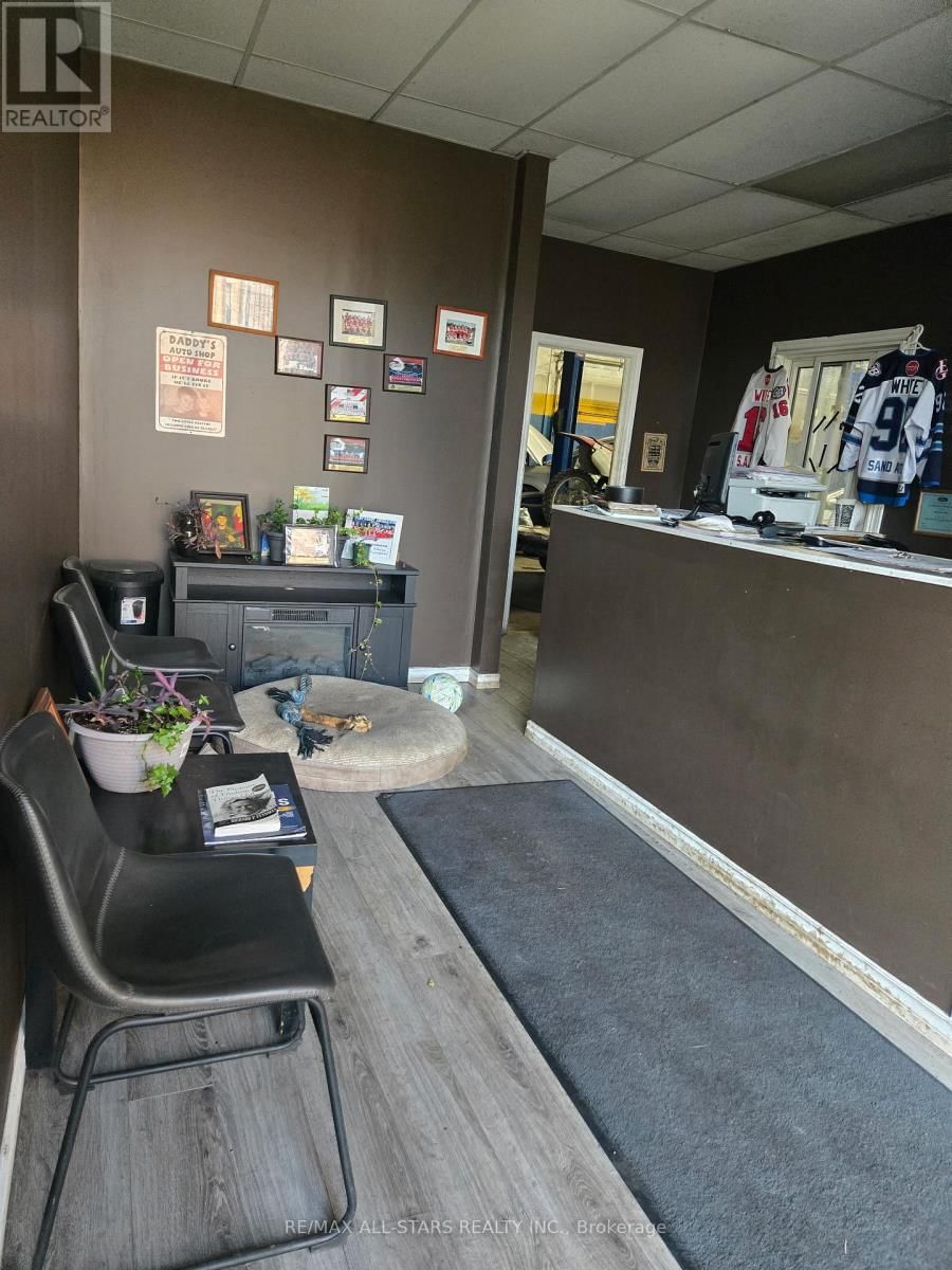 7B - 24707 WOODBINE AVENUE Image 6