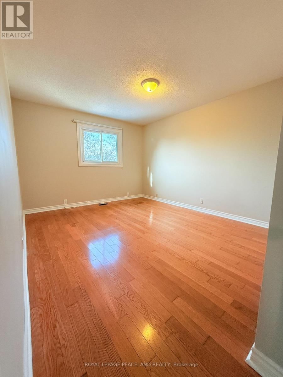 16 MADSEN CRESCENT Image 11