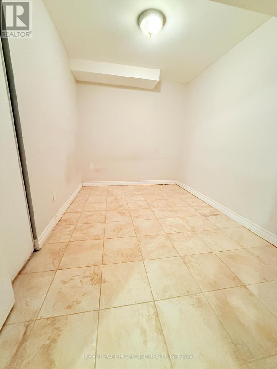 16 MADSEN CRESCENT Image 17