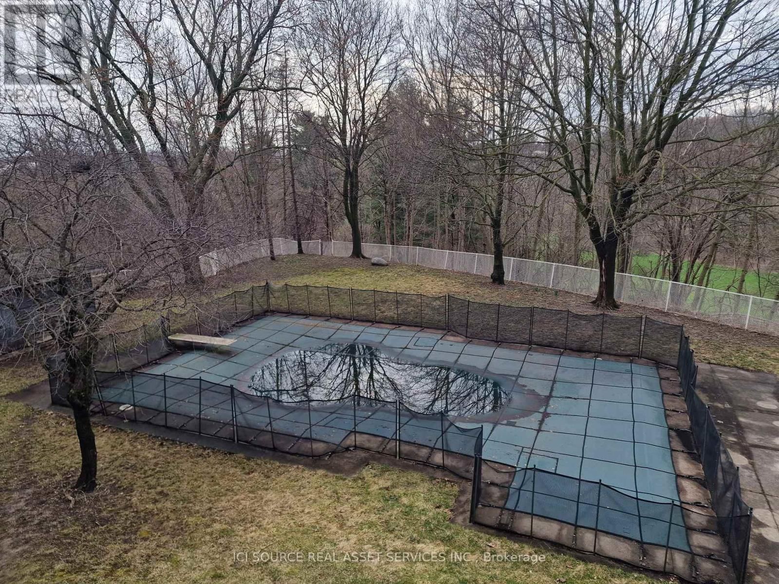 29 BUCKS GREEN ROAD Image 15