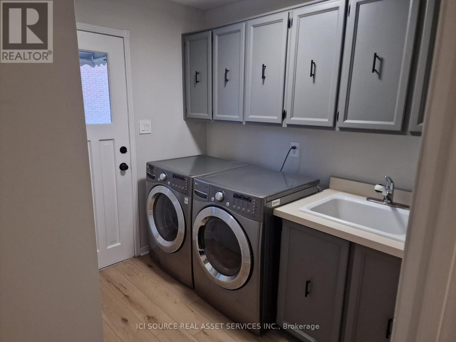 29 BUCKS GREEN ROAD Image 17