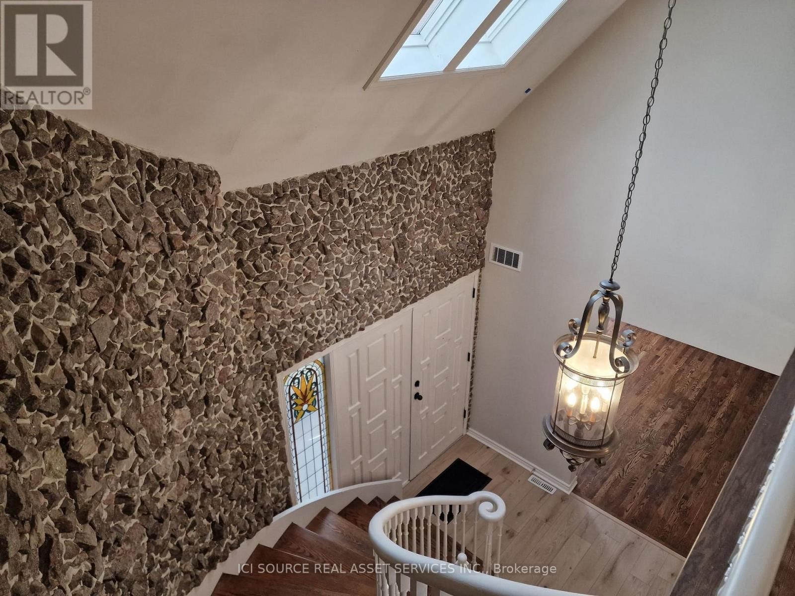 29 BUCKS GREEN ROAD Image 18