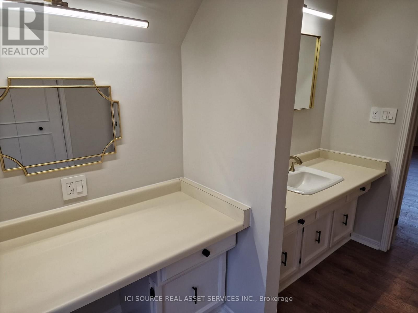 29 BUCKS GREEN ROAD Image 22