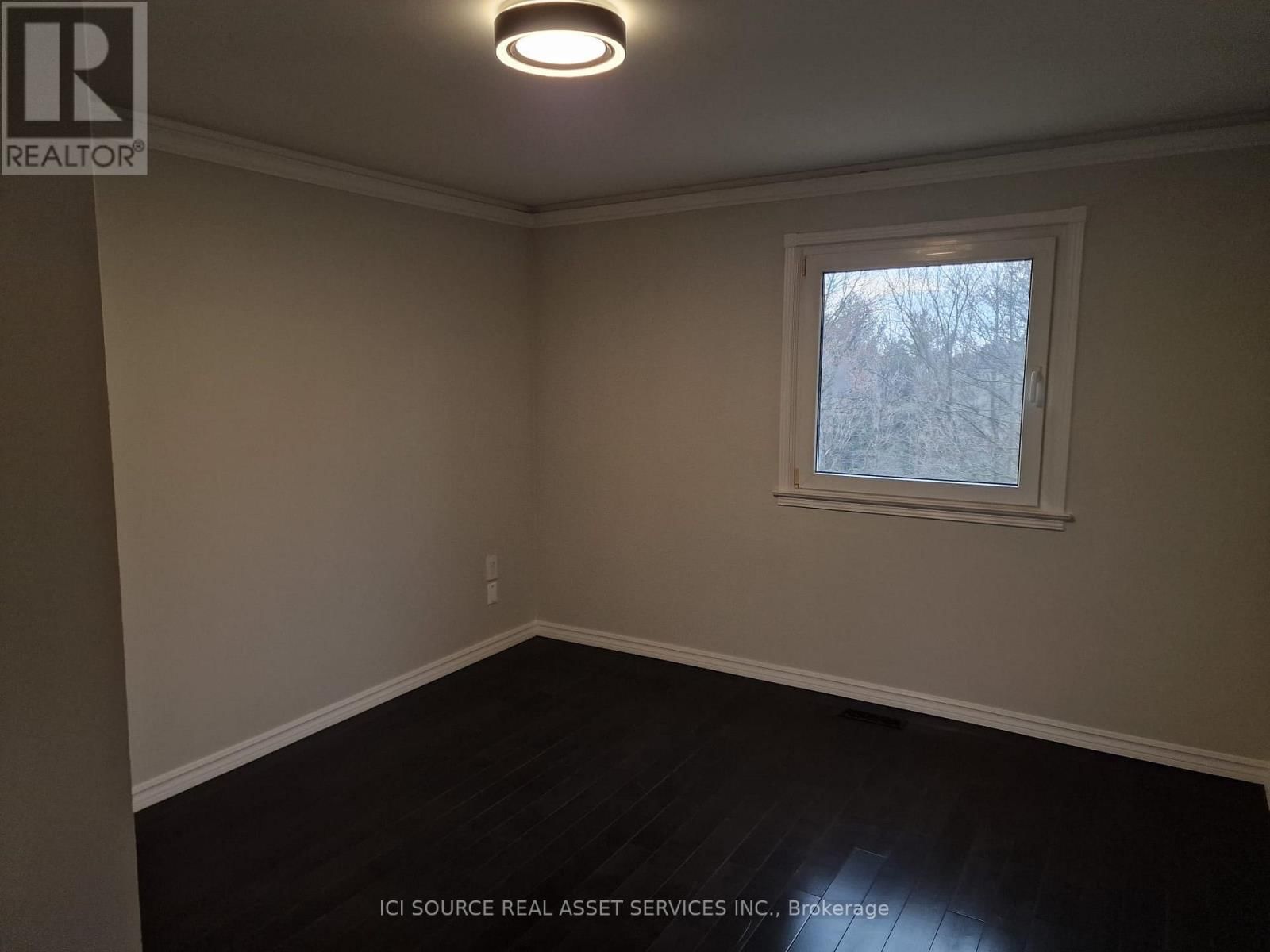 29 BUCKS GREEN ROAD Image 24