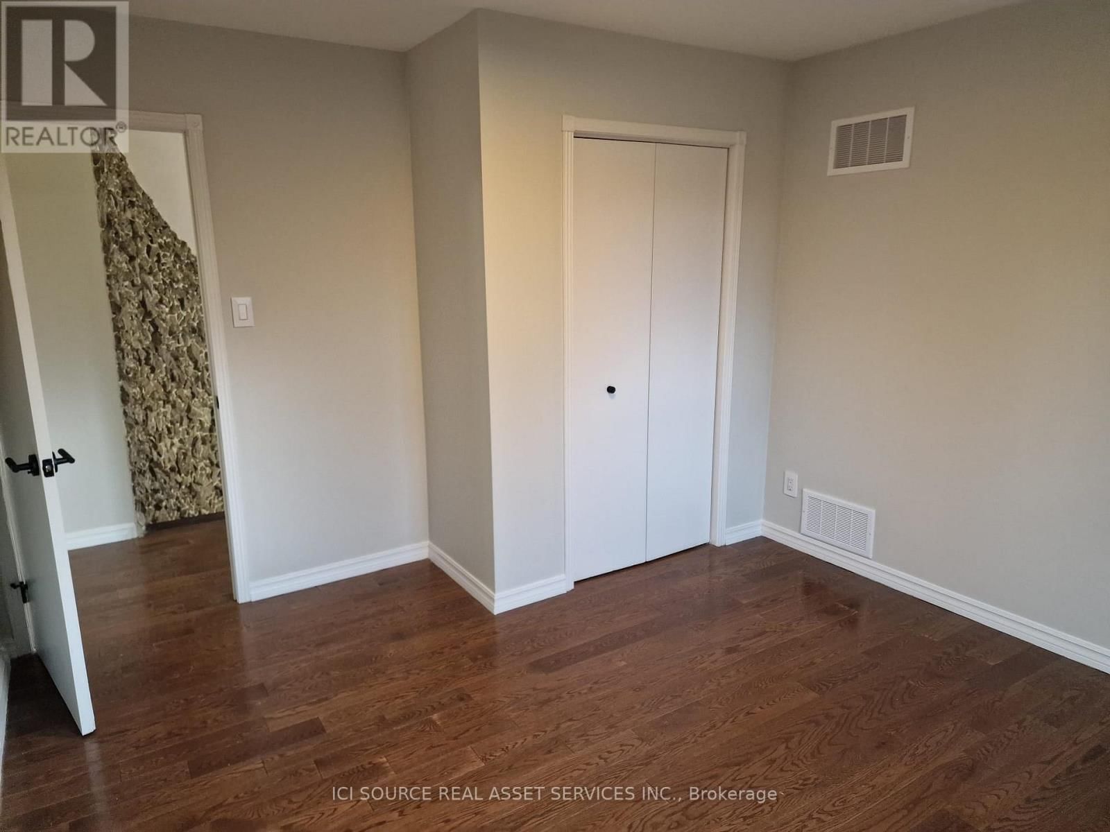 29 BUCKS GREEN ROAD Image 25